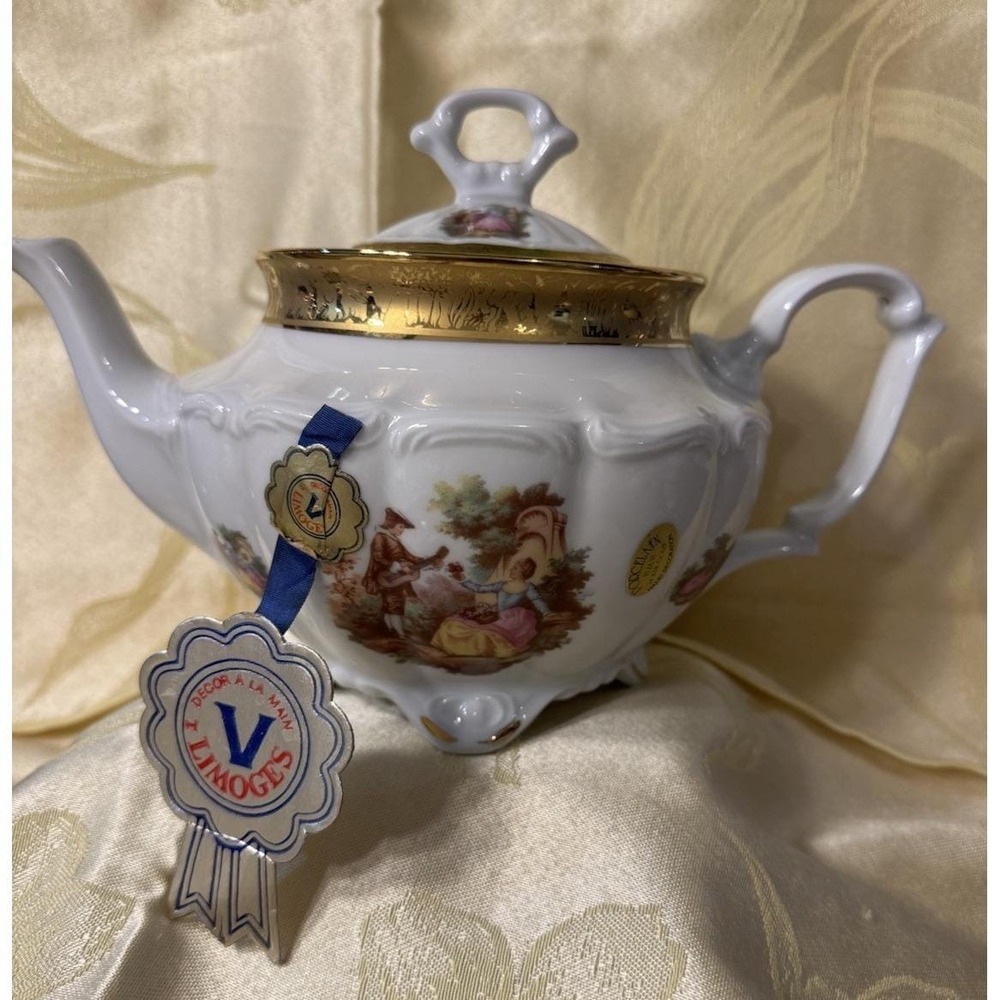 T. Limoges Vizavi Oro Fragonard Teapot Italy 24K Gold Courting Scene w/ Lid NEW